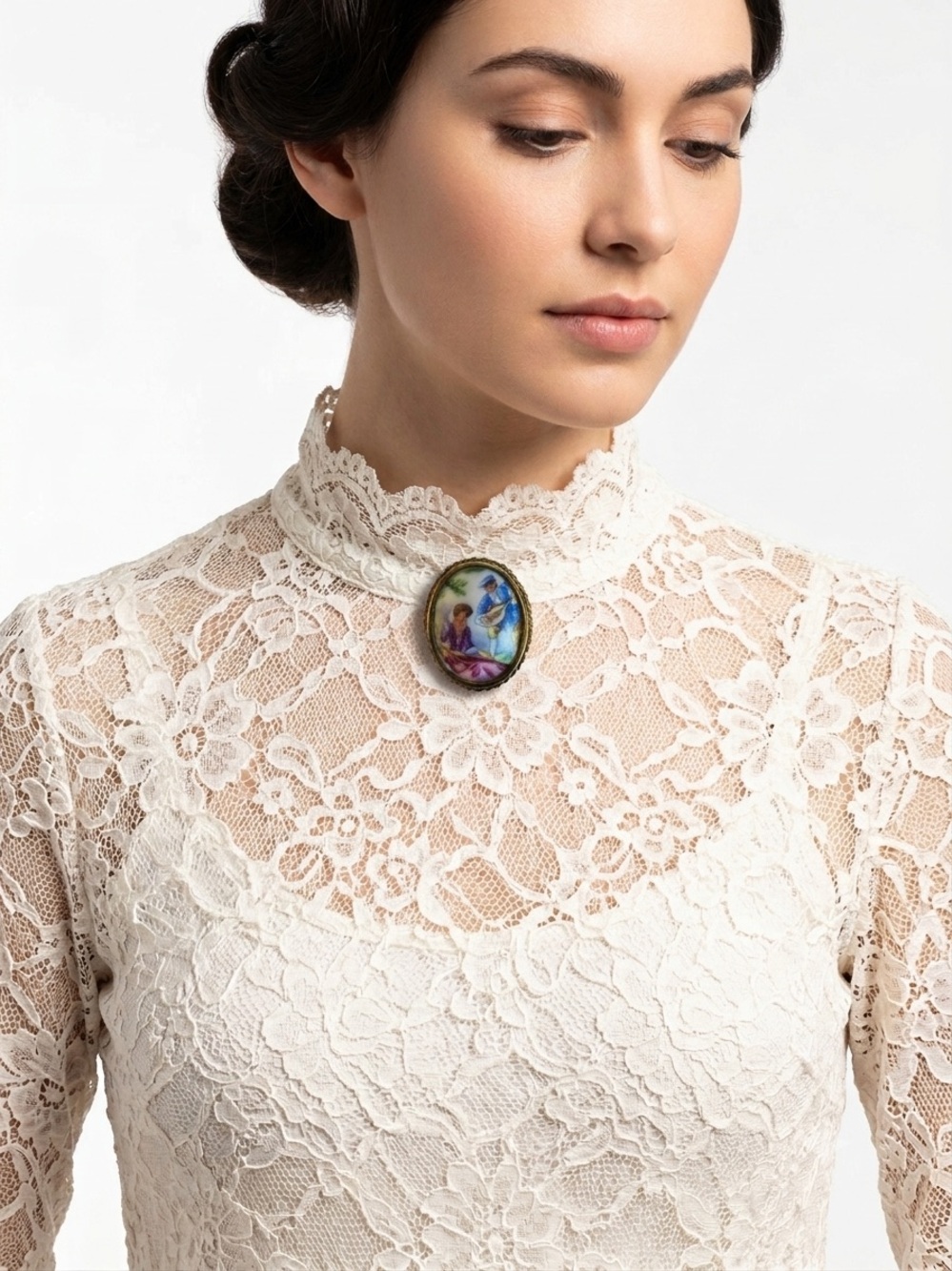 Victorian-Style Oval Portrait Cameo Brooch in Multi-Color